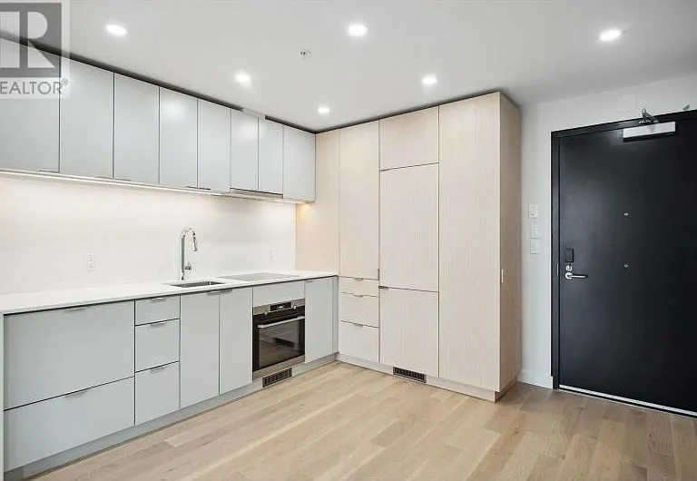 239 Keefer St #502 — Photo 1
