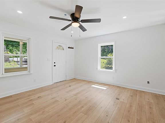 3rd image of 73 Orchard Dr