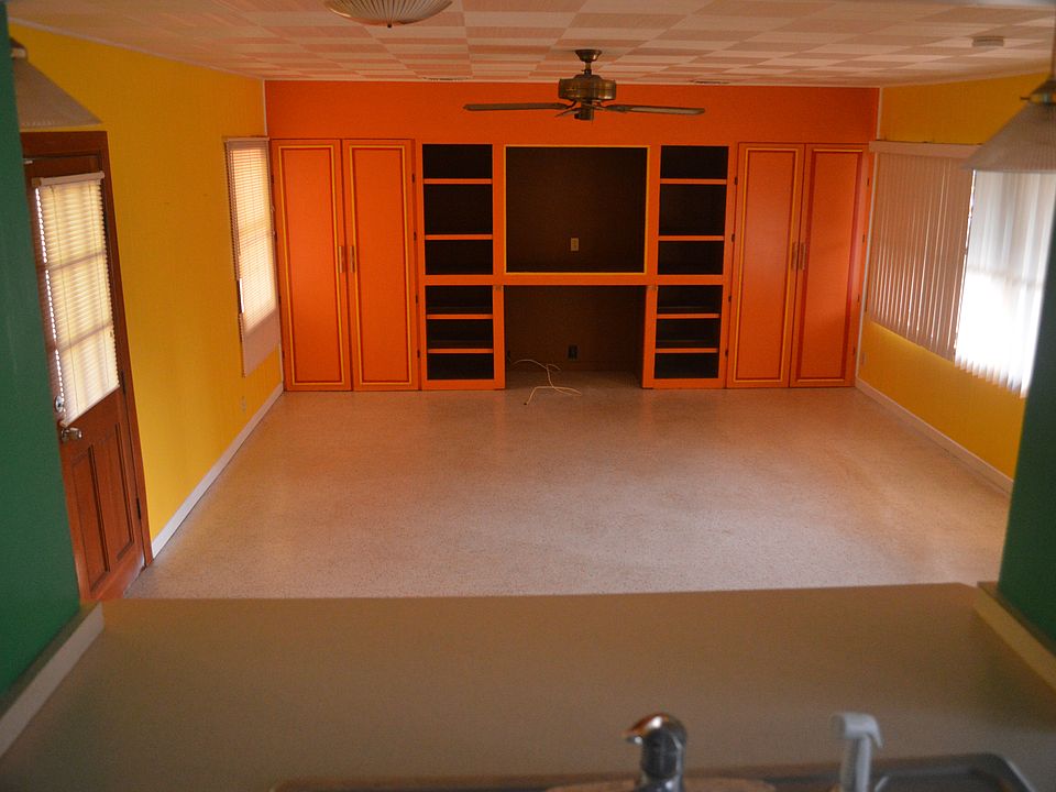 1st image of 700 Bignonia Way S