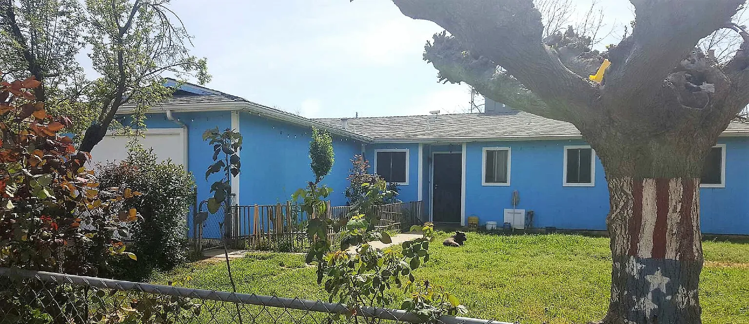 27130 Stanford Ave photo 1
