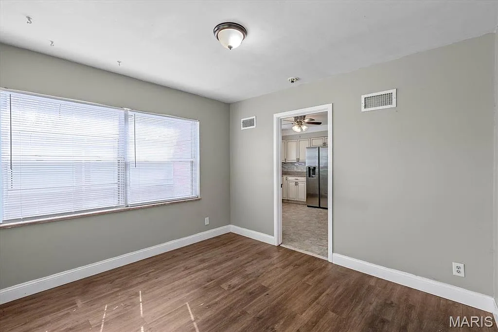 2 bed, 975 sqft, $1,550 — Photo 4