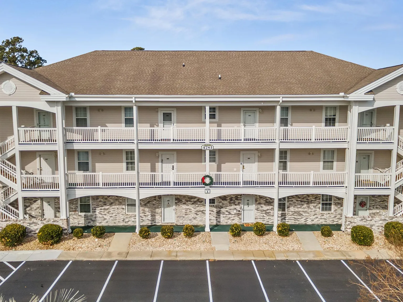 2 bed, 1150 sqft, $1,850 — Photo 1