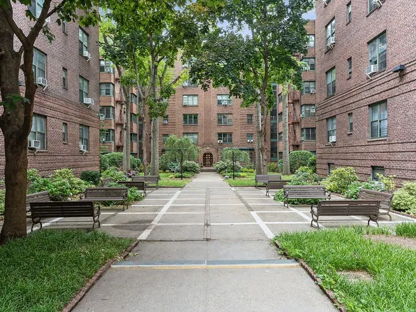 34-41 78th St #6B, Jackson Heights, NY 11372