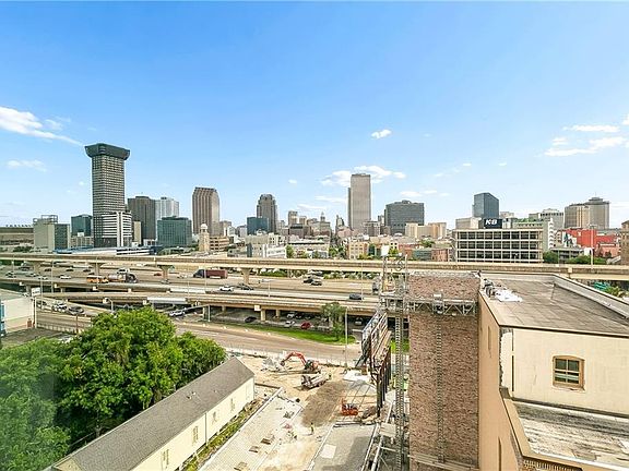 3rd image of 1205 Saint Charles Ave APT 1015