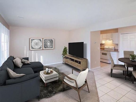 2nd image of 29776 Beverly Ln #72