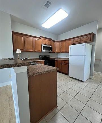 5th image of 126 Lakeview Dr APT B