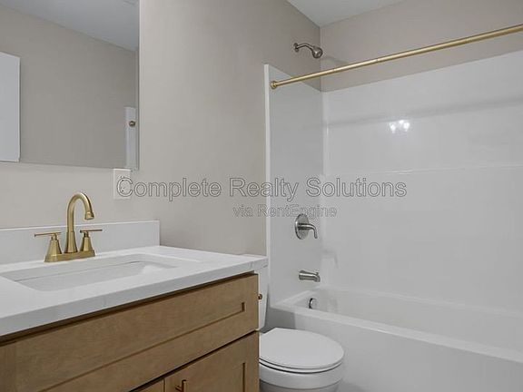 4th image of 3140 Magnolia Ave #1W