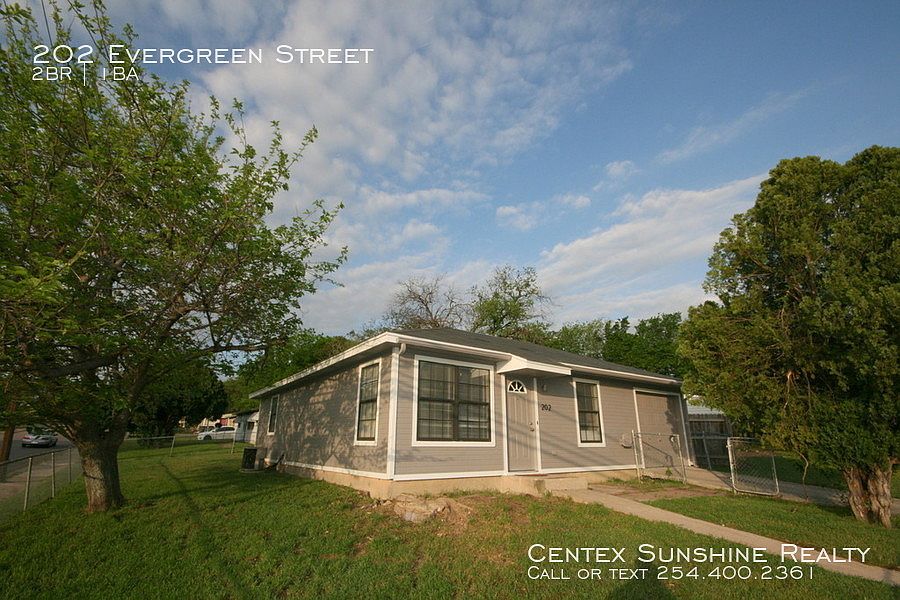 1st image of 202 Evergreen Dr