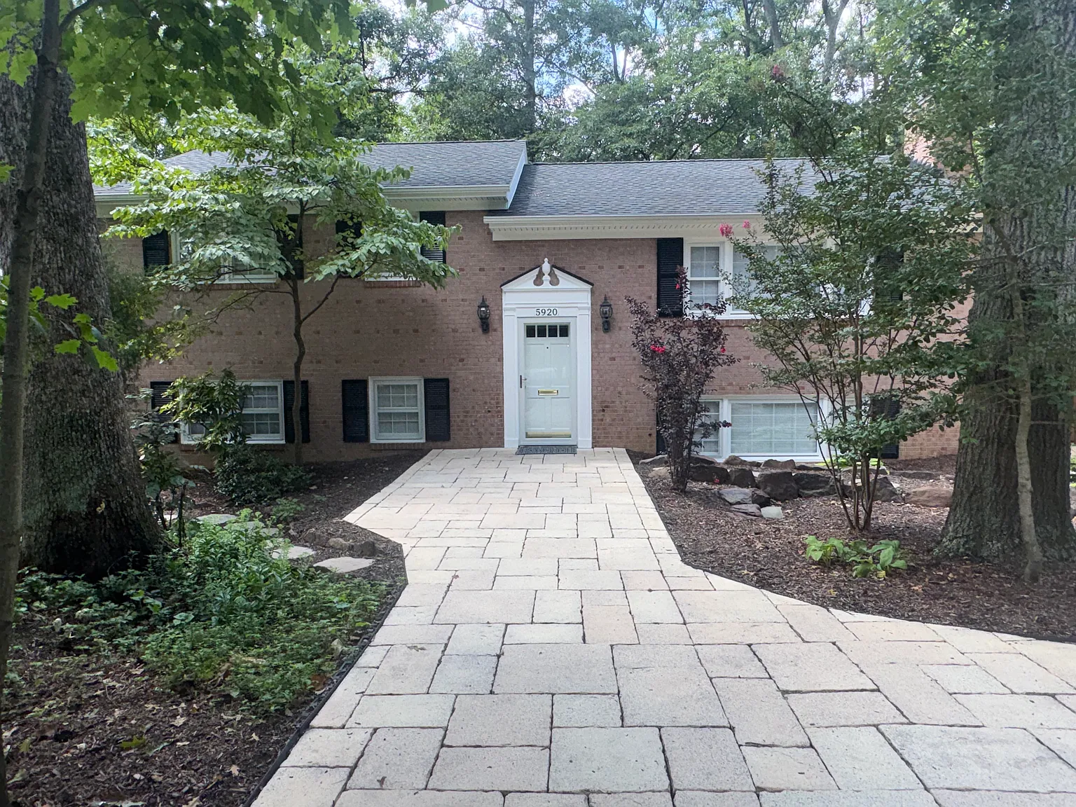 4 bed, 2.5 bath, 2400 sqft, $3,700 — Photo 1