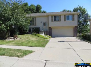 15289 Wirt St, Omaha, NE 68116