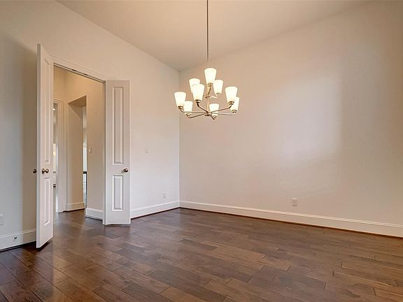 Another aspect of the formal dining room flowing through to the kitchen.
