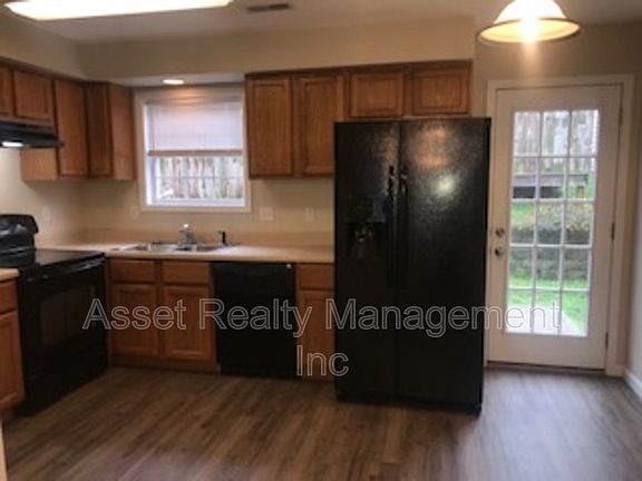 5th image of 906 Firefly Way