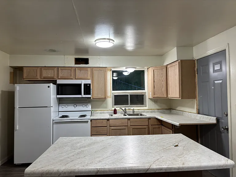 1334 3rd St NE #B — Photo 8
