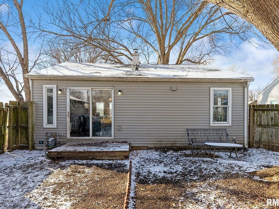 249 4th St E, Milan, IL 61264 Zillow