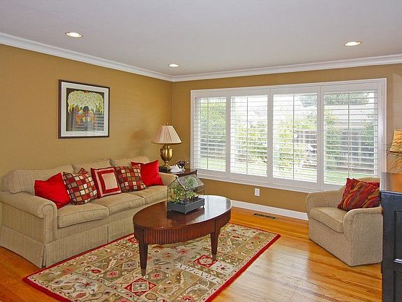 4th image of 2630 Malaga Dr