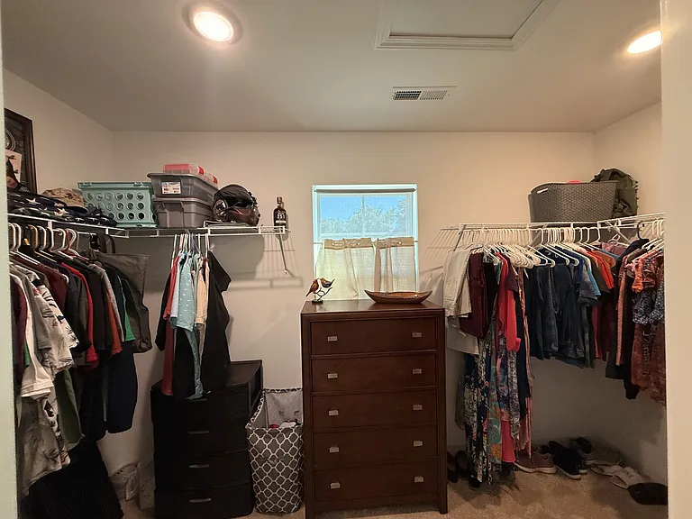 305 Agatha Ct — Photo 11