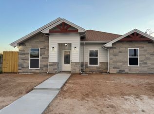 5215 Pena Ln, Zapata, TX 78076