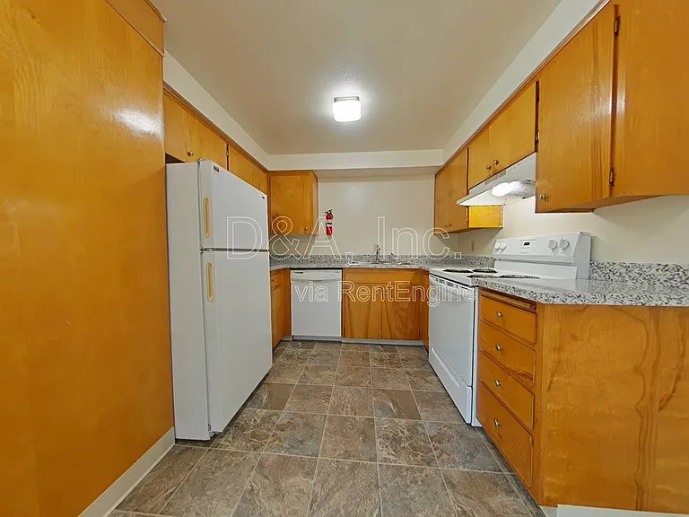 2201 NW Grant Ave #4 — Photo 5