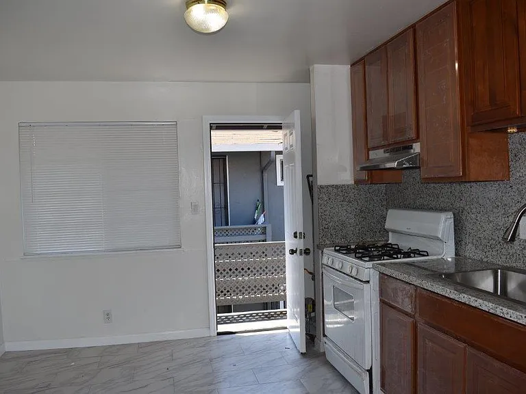27942 Manon Ave #C — Photo 31