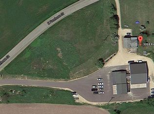 320 E Freeborn St, Cecil, WI 54111