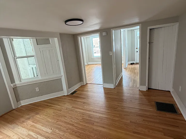 126 E 4th St — Photo 13