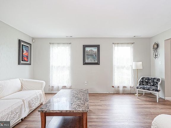 4th image of 6 Killington Ct