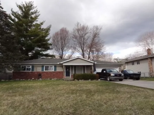 47365 Nita Dr, Utica, MI 48317