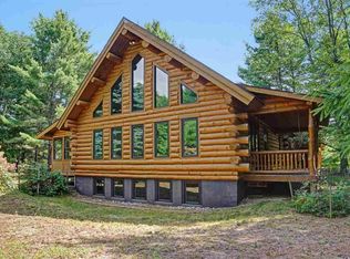 9021 Lake Park Dr, Onekama, MI 49675