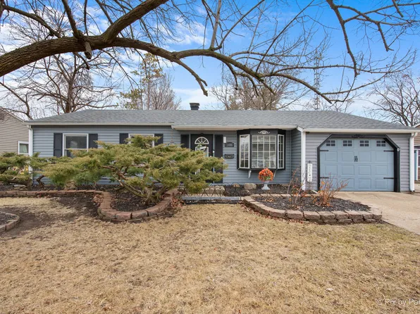 1405 Robinwood Dr, Aurora, IL 60506