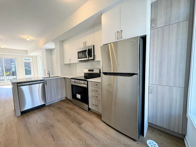 5 Spruce Pines Cres — Photo 7
