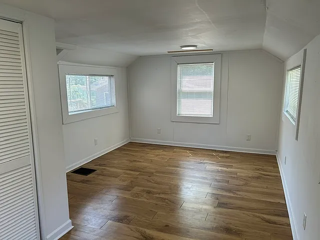307 W Ells Ave — Photo 18