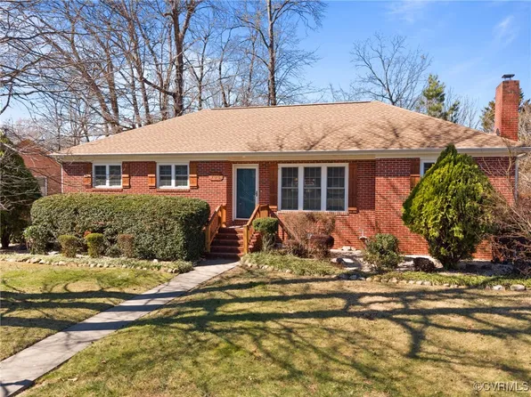 704 Forest View Dr, Colonial Heights, VA 23834