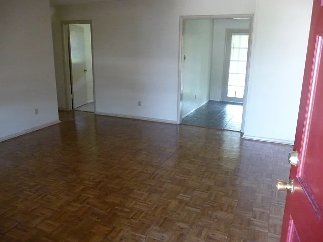 515 SW 69th St — Photo 3