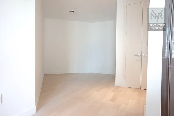 Rented by New York Residence | media 25