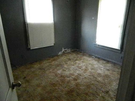 5th image of 605 S Pardue St