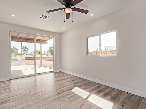 4th image of 11437 W Lakeshore Dr