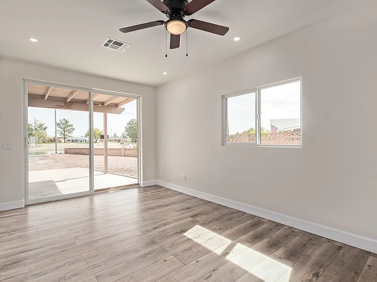 11437 W Lakeshore Dr — Photo 4