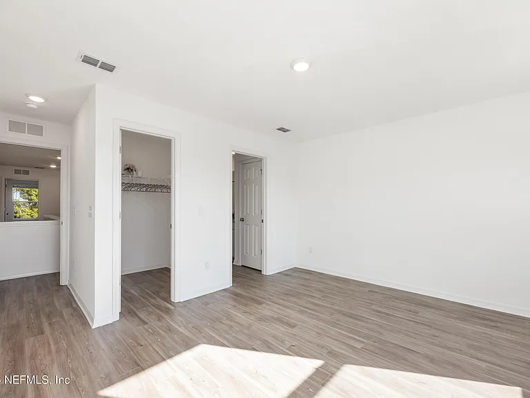 66 Pamplona Dr — Photo 17