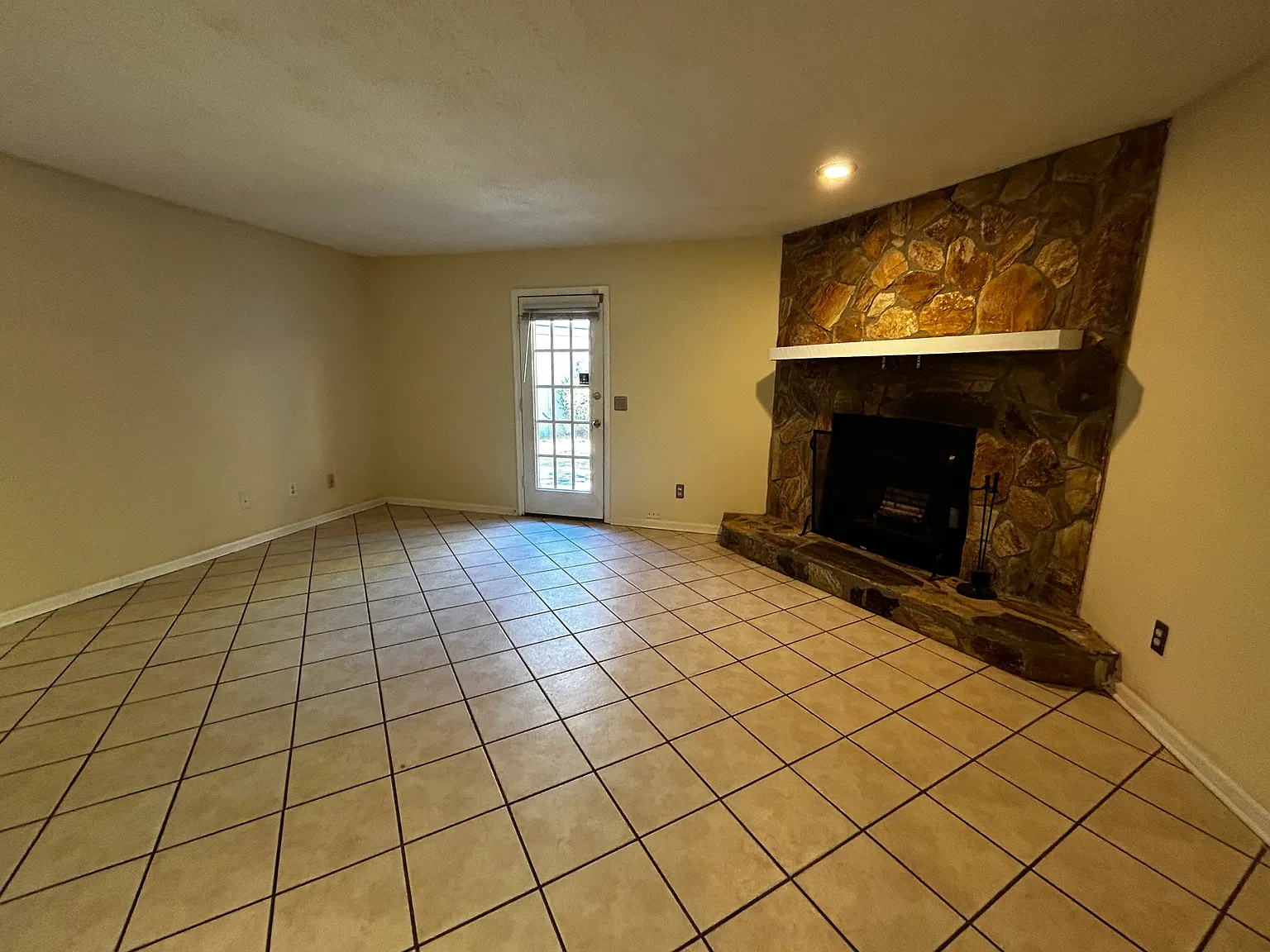 3 bed, 1504 sqft, $1,350 — Photo 4