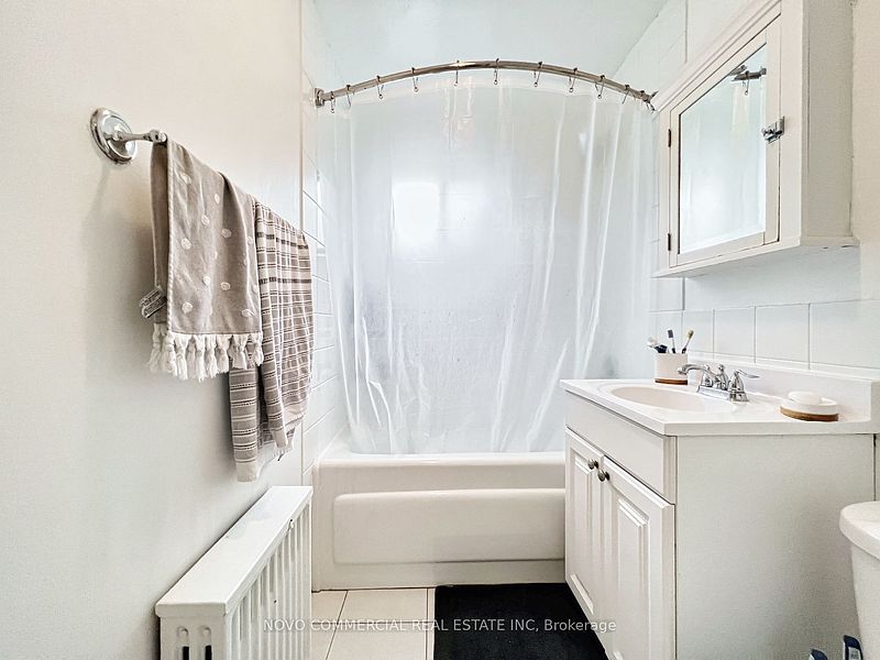 Toronto House for rent - 2 Bedrooms — photo 11