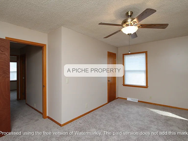 1343 N Woodlawn Blvd — Photo 6