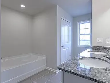726 Woodstock Grove Dr — Photo 15