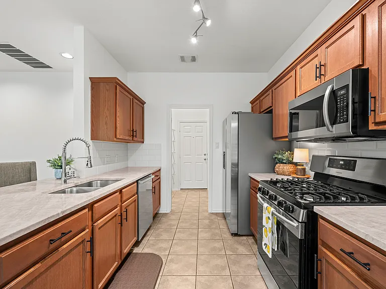 8613 Rock Pigeon Dr #205 — Photo 5