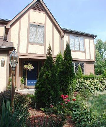 2nd image of 1732 Oak Leaf Ln