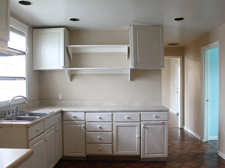 2025 W 35th St #2F — Photo 37