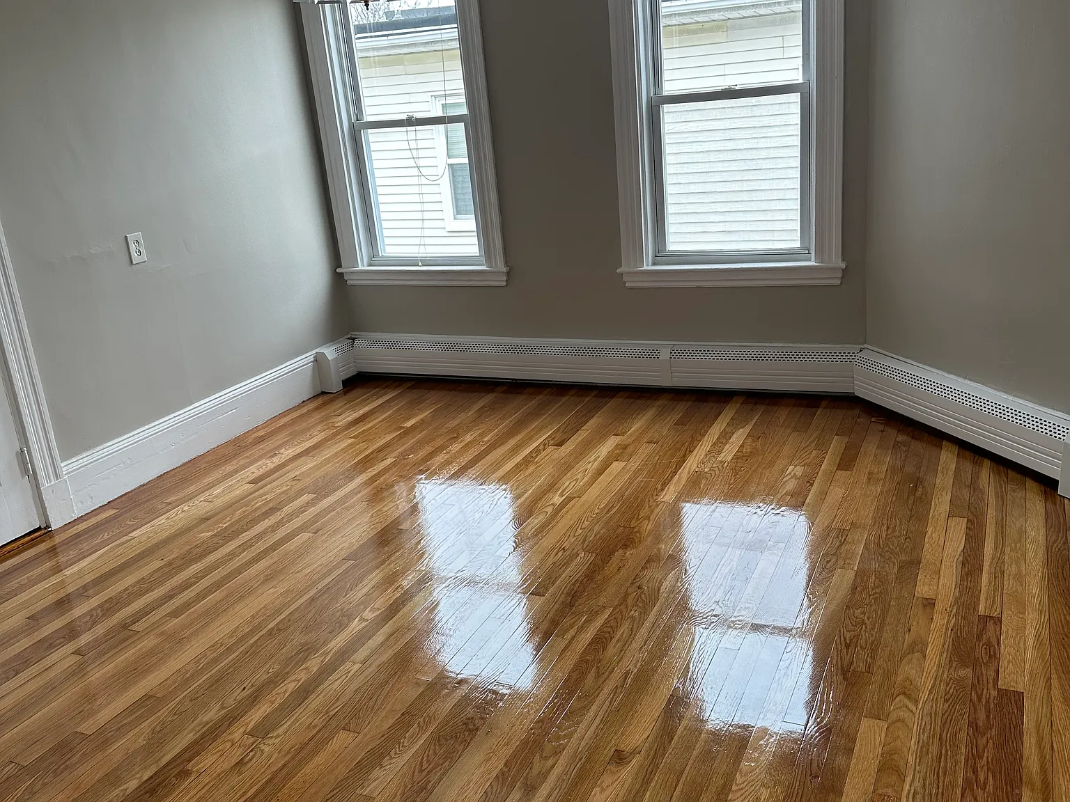 2 bed, 1300 sqft, $2,700 — Photo 3