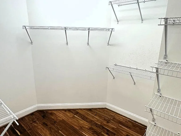 240 Regency Ln SW — Photo 17
