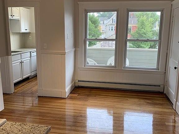 4th image of 8 Glendale St #U