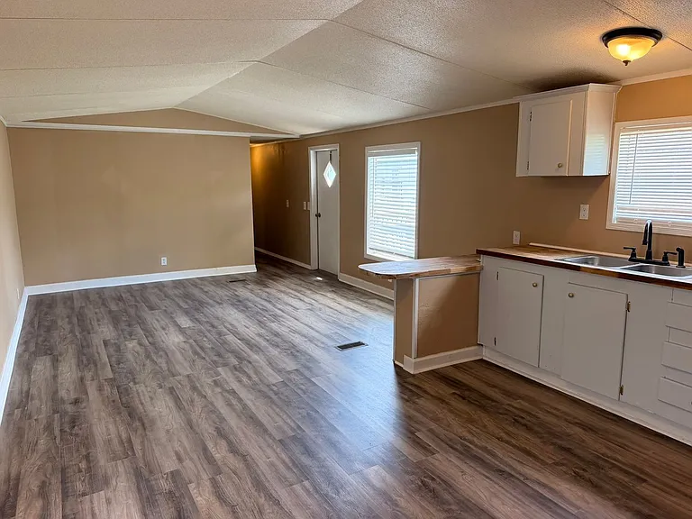 4512 Carla Ln #L — Photo 3