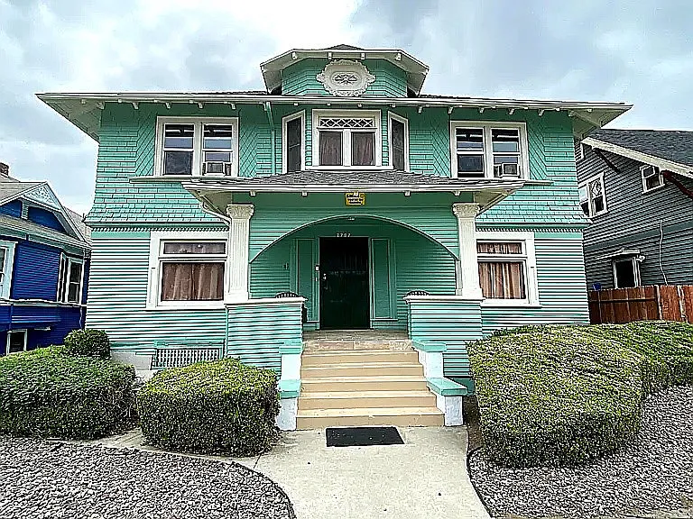 2707 S La Salle Ave #2 — Photo 1